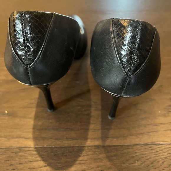 Sam Edelman | Black Round Toe Pumps - Picture 3 of 9